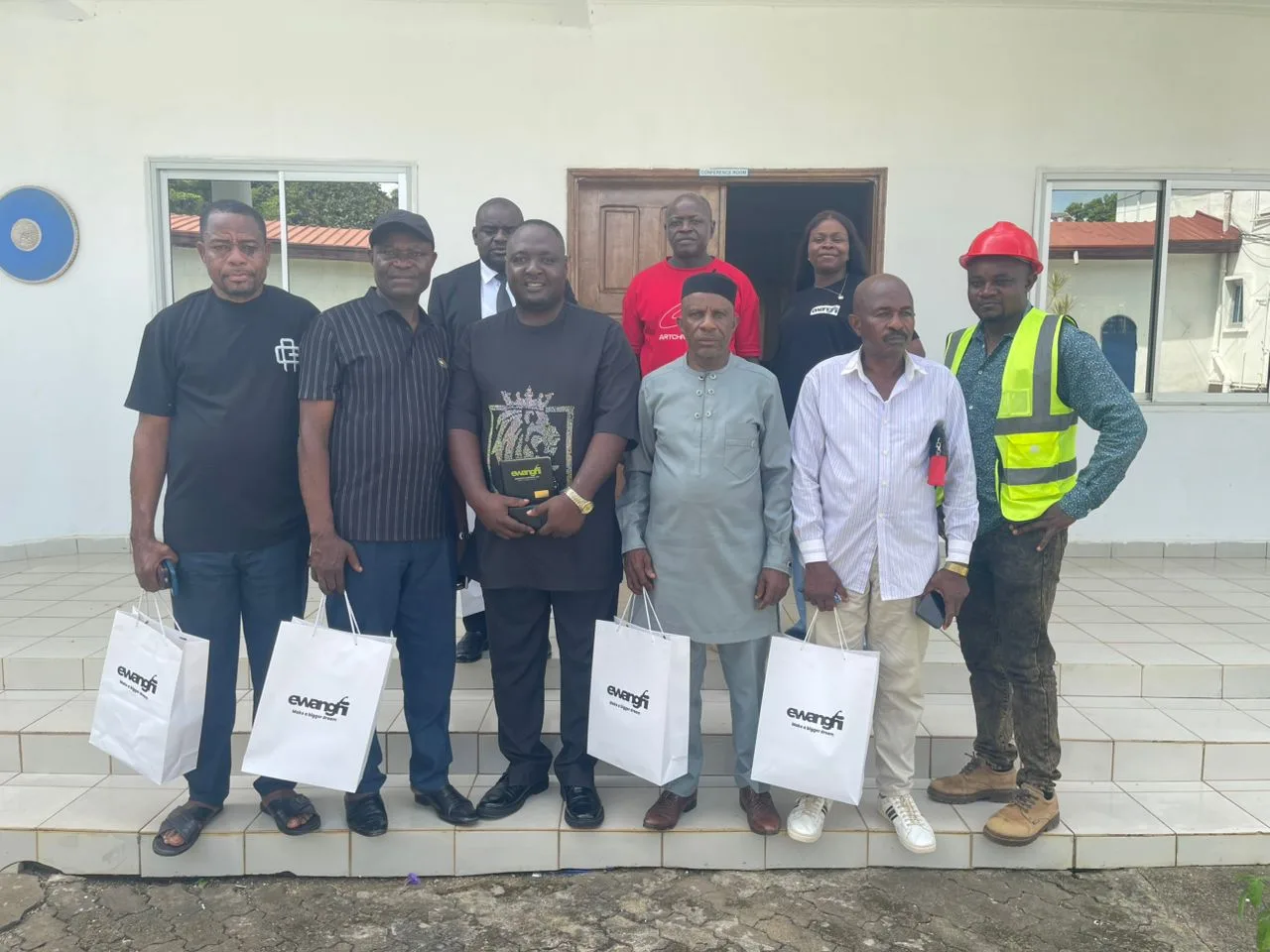The company identifies professionalism, reliability, timely delivery and end-to-end solutions among the reasons clients should choose its services.
