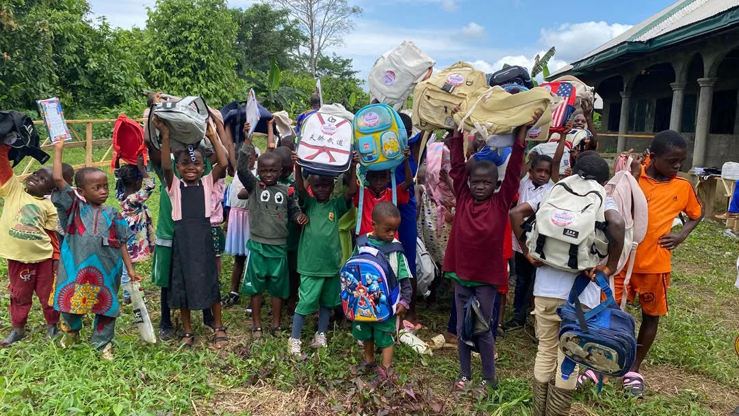 B7 Organization Reaches 200 Schoolchildren With Donations in Mbonge